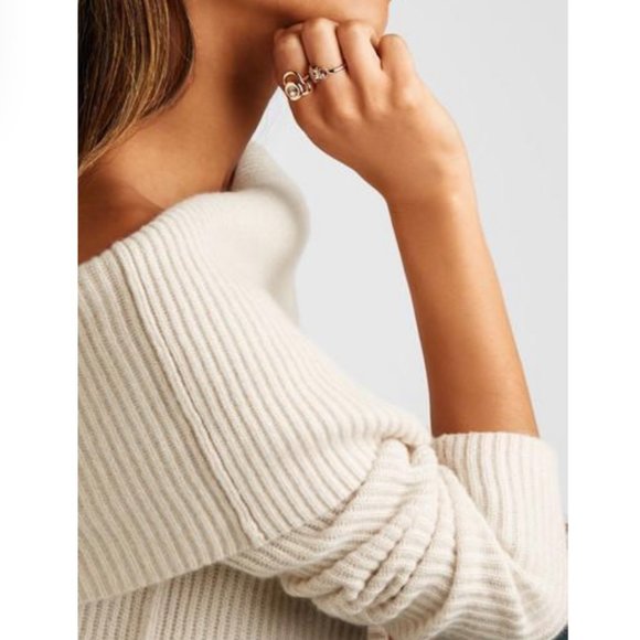 **SOLD** The Row Agnetta Off-The-Shoulder Cashmere - Picture 3 of 12